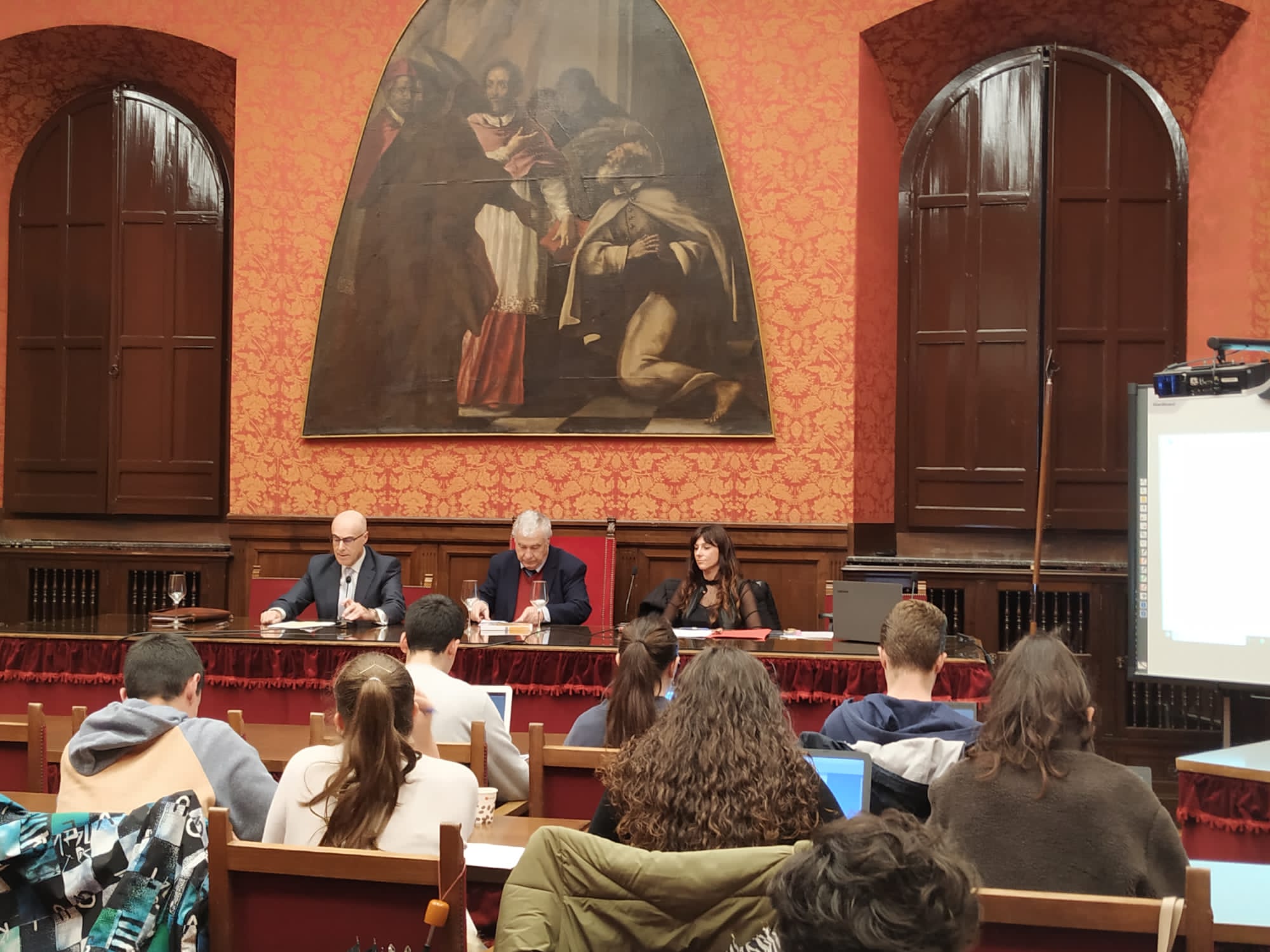 Image taken from the third row in which you can see the intervention of professors Porras Ramírez and Valentina Faggiani