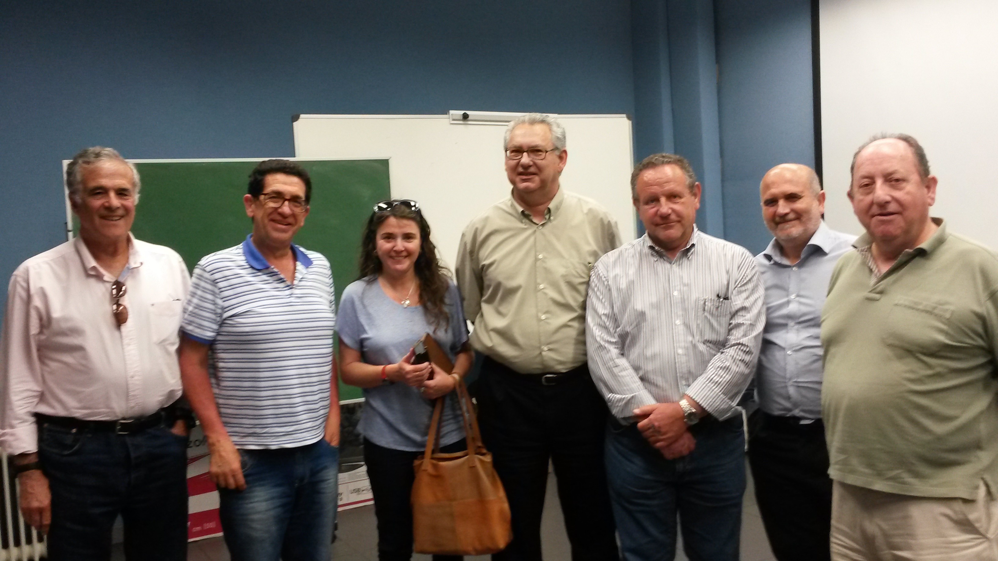 Imagen de los miembros que participaron en el seminario del grupo "Ciencia y Teología"